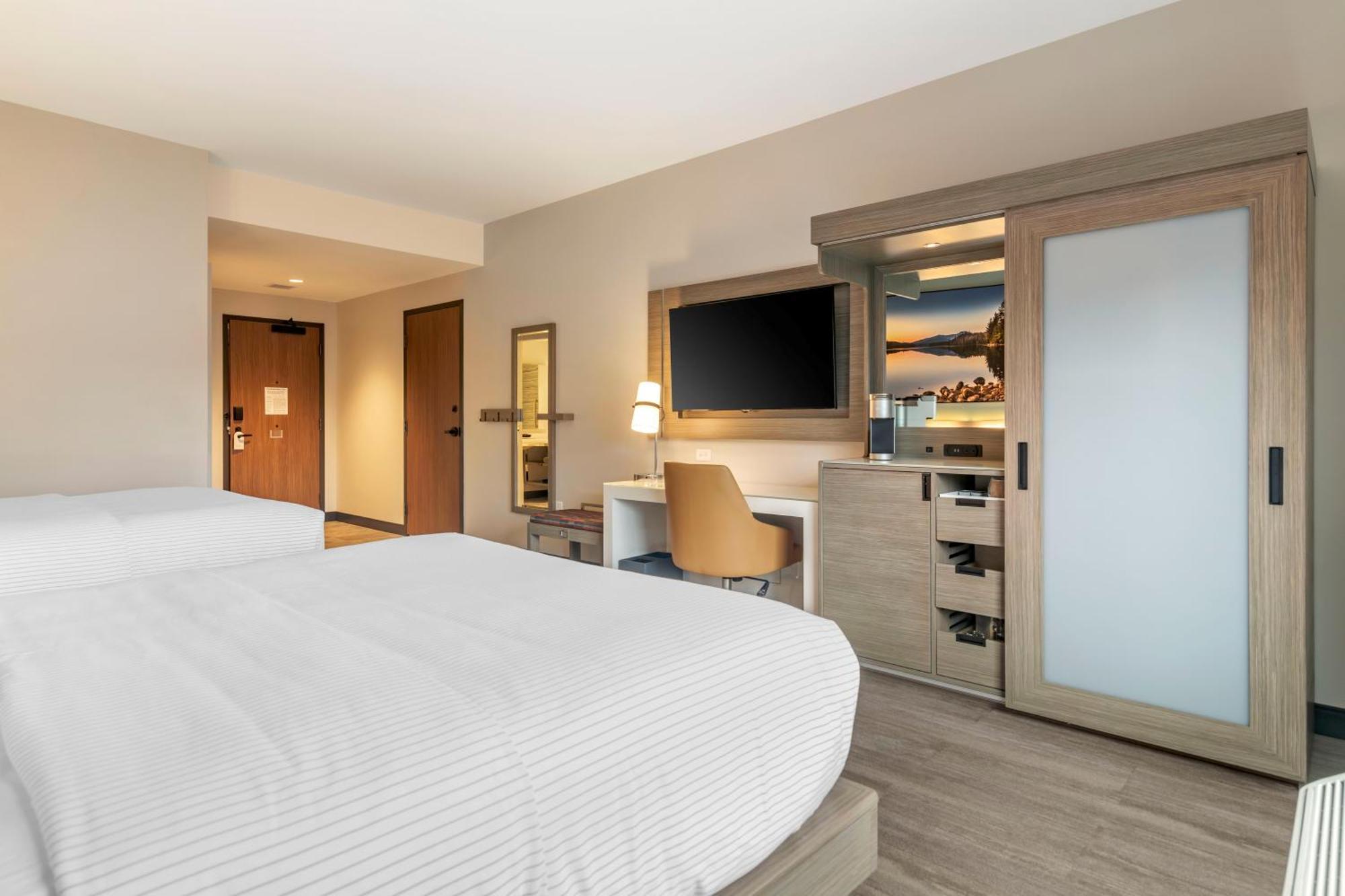 Cambria Hotel Lake Placid - Lakeside Resort Экстерьер фото