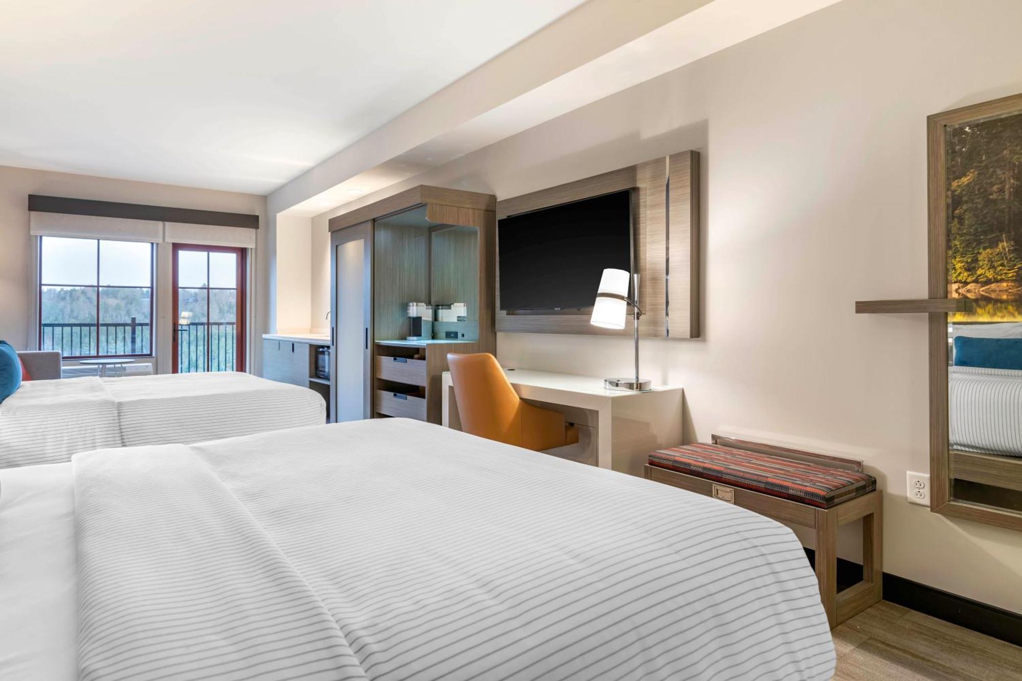 Cambria Hotel Lake Placid - Lakeside Resort Экстерьер фото