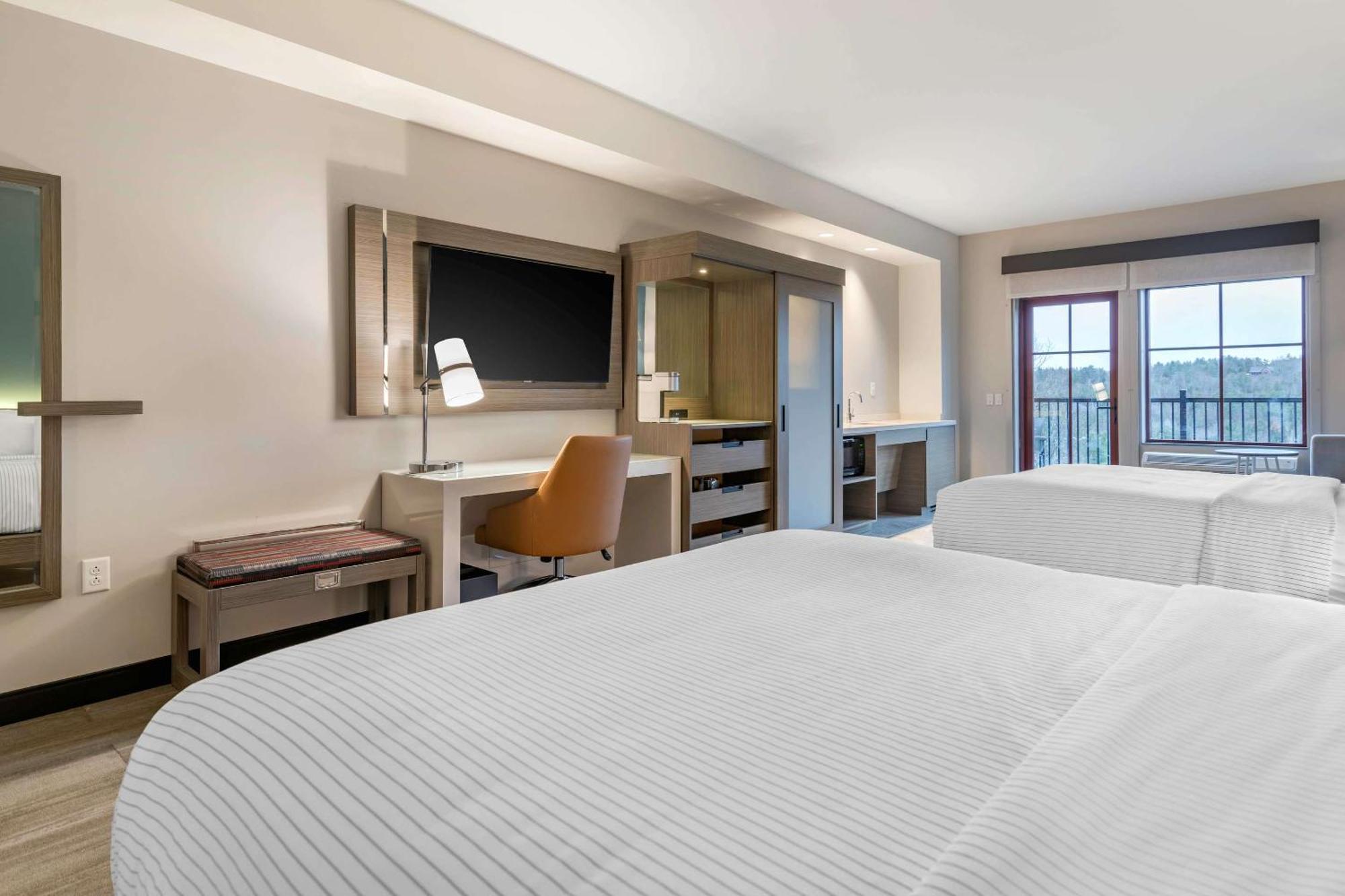 Cambria Hotel Lake Placid - Lakeside Resort Экстерьер фото