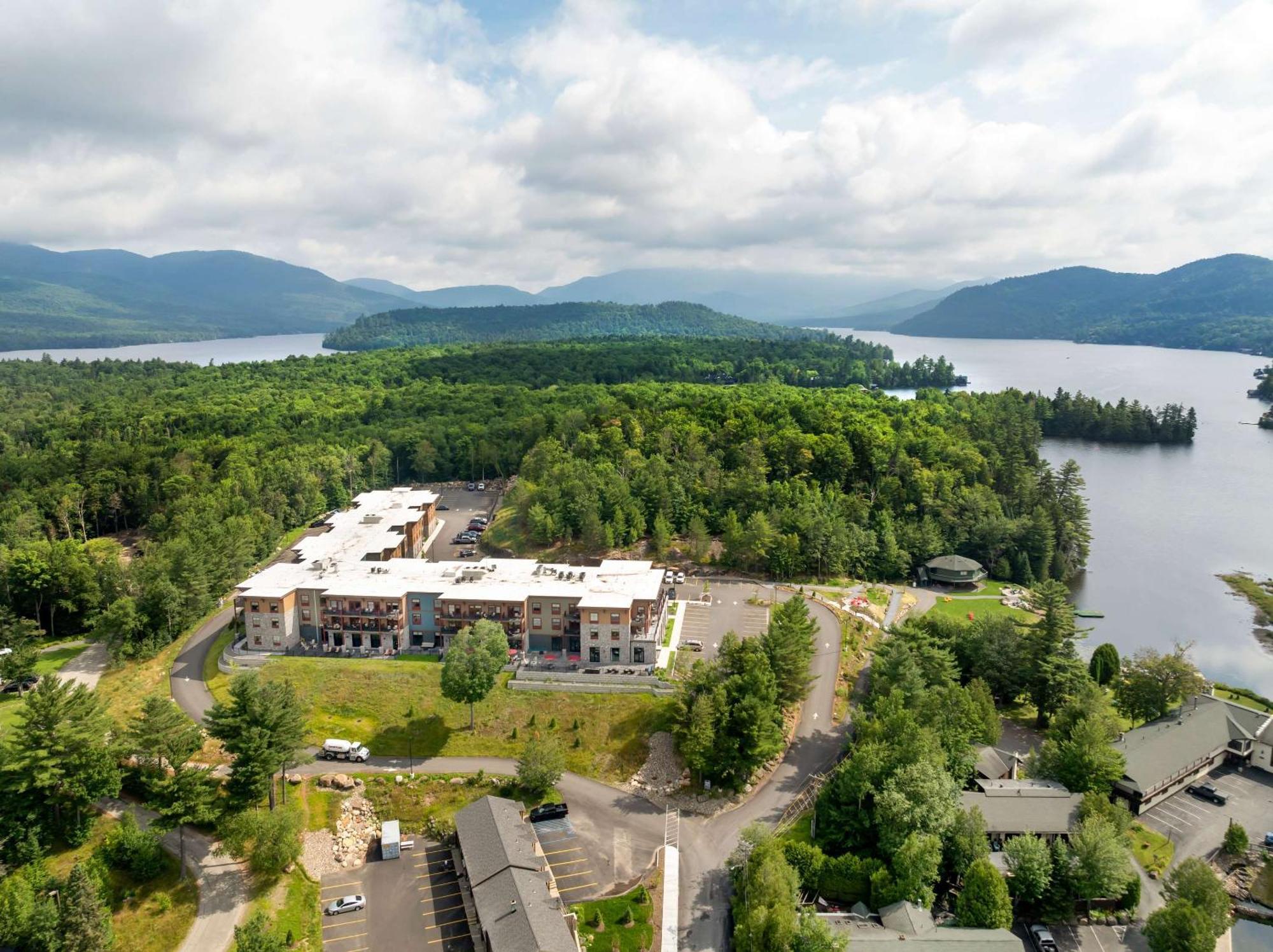 Cambria Hotel Lake Placid - Lakeside Resort Экстерьер фото