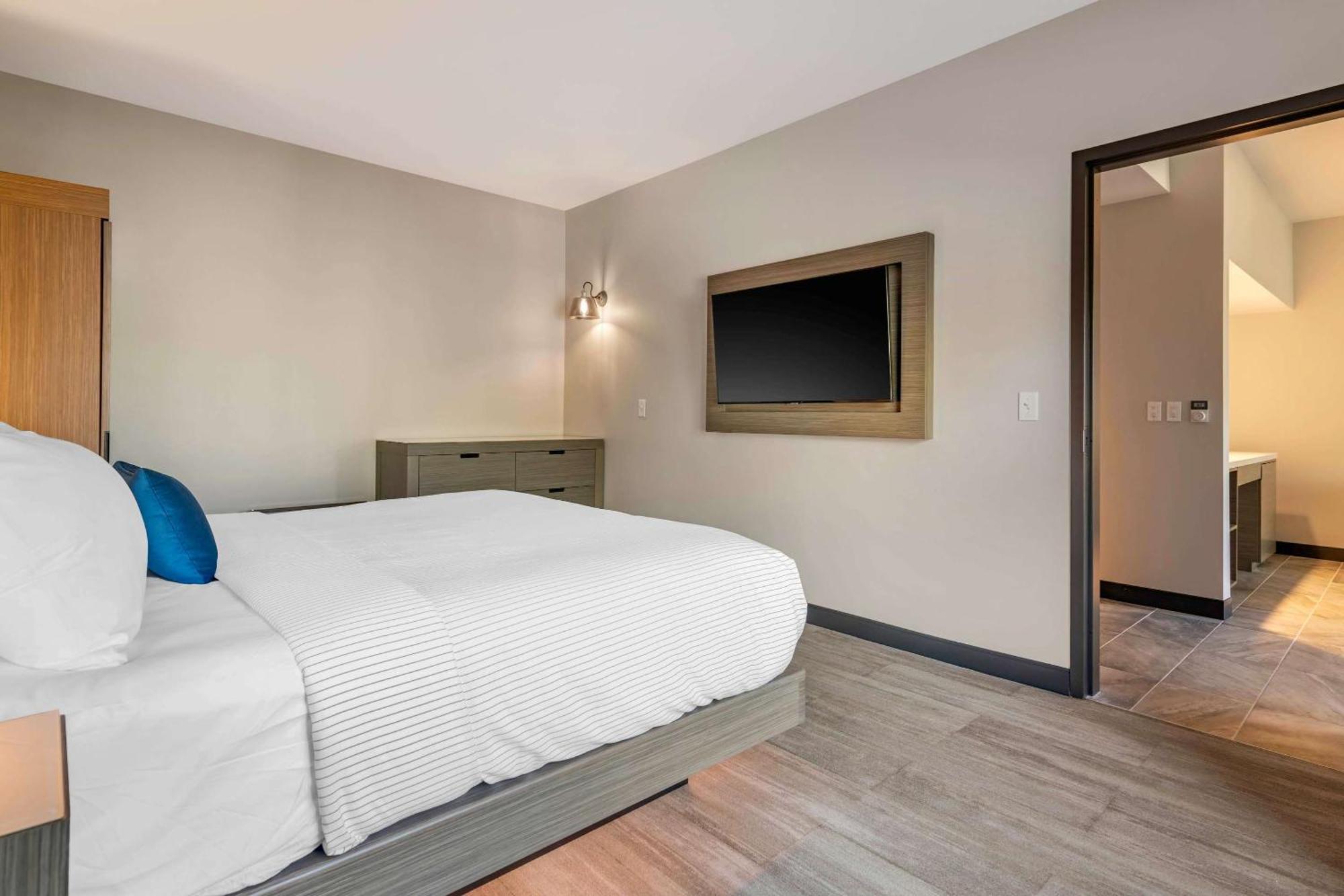 Cambria Hotel Lake Placid - Lakeside Resort Экстерьер фото