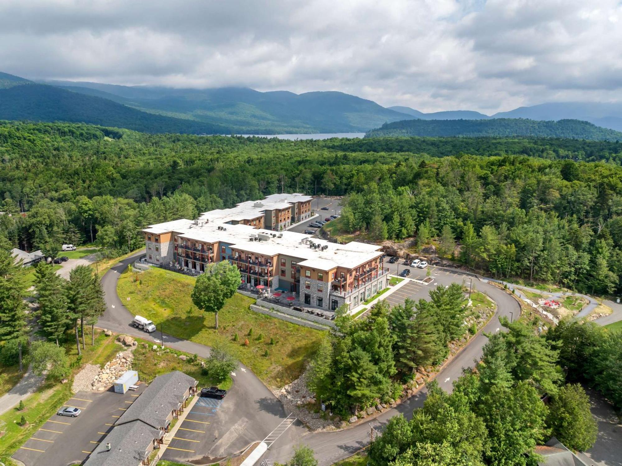 Cambria Hotel Lake Placid - Lakeside Resort Экстерьер фото