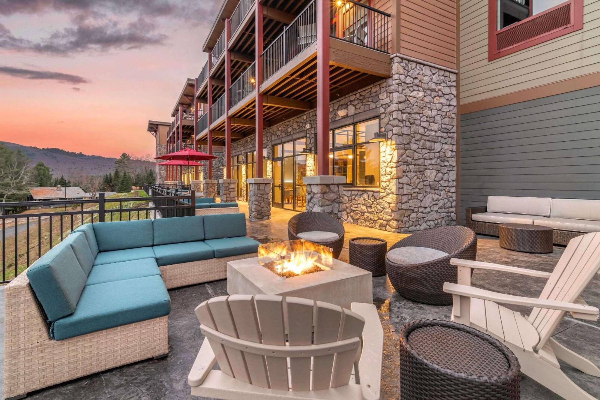 Cambria Hotel Lake Placid - Lakeside Resort Экстерьер фото